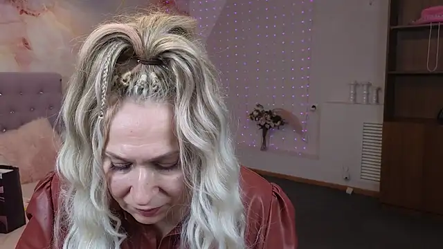 Penelope Pinky online show from January 17, 8:44 pm