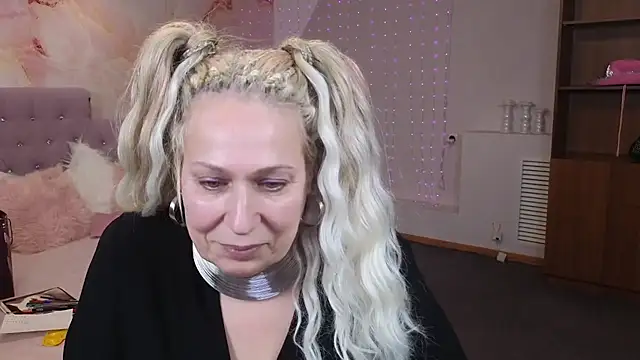 Penelope Pinky online show from January 22, 8:06 pm