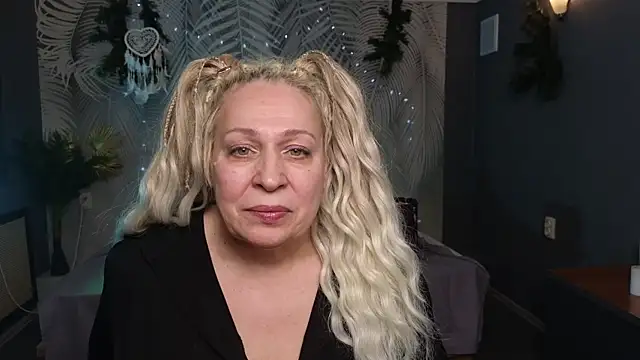 Penelope Pinky online show from January 27, 2:24 pm