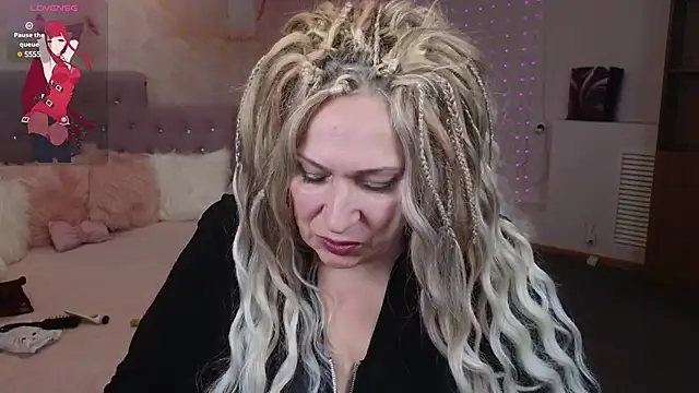 Penelope Pinky online show from February 9, 4:40 pm