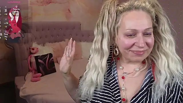 Penelope Pinky online show from February 10, 2:26 pm