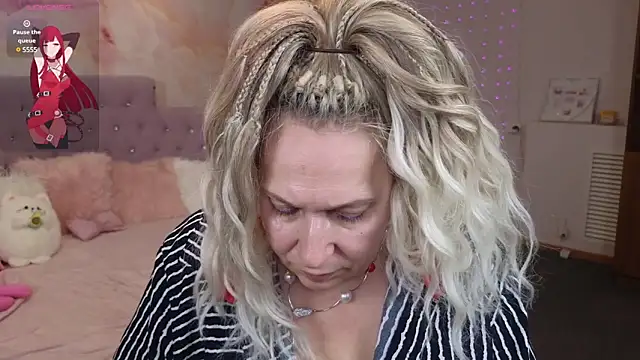 Penelope Pinky online show from February 10, 8:31 pm