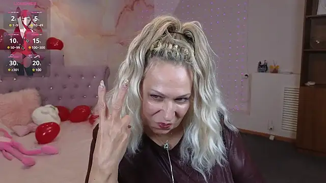 Penelope Pinky online show from February 13, 8:24 pm