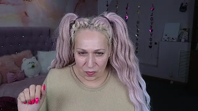 Penelope Pinky online show from March 19, 5:17 pm