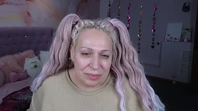 Penelope Pinky online show from March 19, 8:32 pm