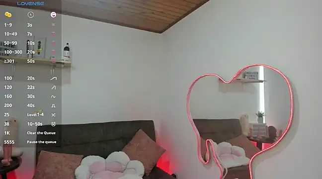 Adeellee  online show from December 18, 12:29 pm