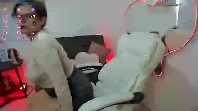 Adeellee  online show from January 26, 3:25 pm