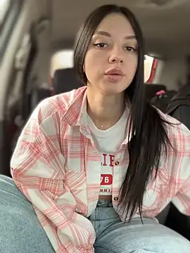 JulliaVegas online show from September 23, 1:30 am