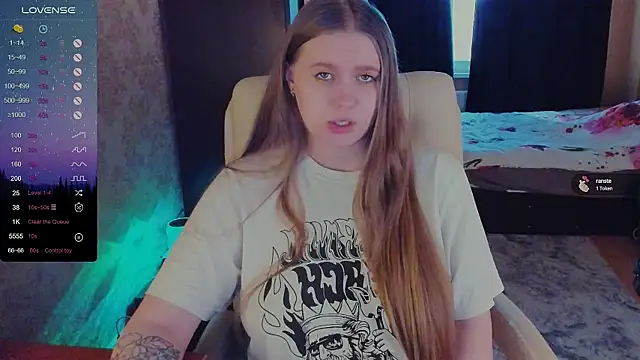 Alice Dreamgirl  online show from January 17, 8:45 am