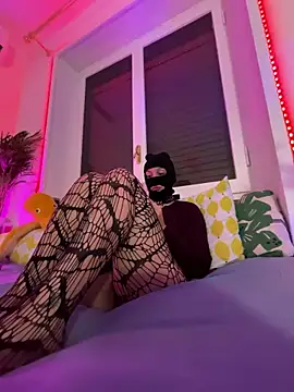 littlewitchxoxo online show from December 17, 4:32 pm