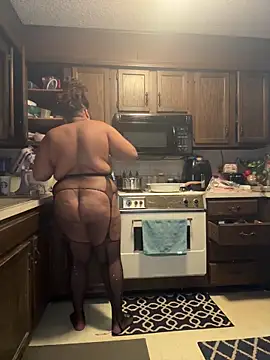 Snapshot of InterRacialFacial7296 chatting on December 14, 11:04 am InterRacialFacial7296 online show from December 14, 11:04 am