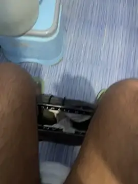 Snapshot of Arsh_Loves_Luv chatting on December 21, 1:10 pm Arsh Loves Luv online show from December 21, 1:10 pm