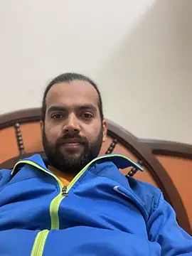 Snapshot of Arsh_Loves_Luv chatting on December 31, 6:24 pm Arsh Loves Luv online show from December 31, 6:24 pm