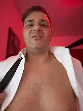 SecretlyDD online show from February 9, 4:50 pm