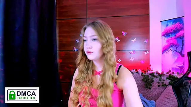 Snapshot of playful_sophie chatting on December 26, 11:10 am playful sophie online show from December 26, 11:10 am