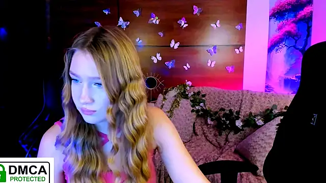 Snapshot of playful_sophie chatting on December 26, 2:37 pm playful sophie online show from December 26, 2:37 pm