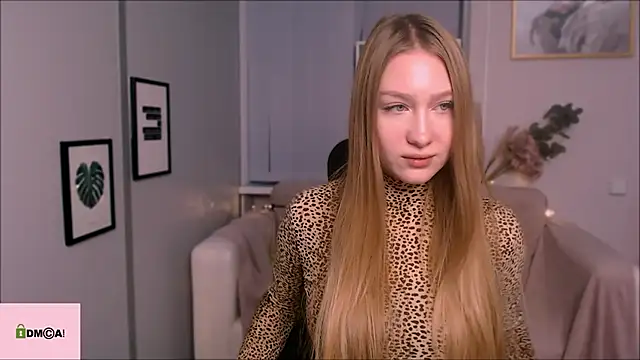 Snapshot of playful_sophie chatting on January 4, 1:42 pm playful sophie online show from January 4, 1:42 pm