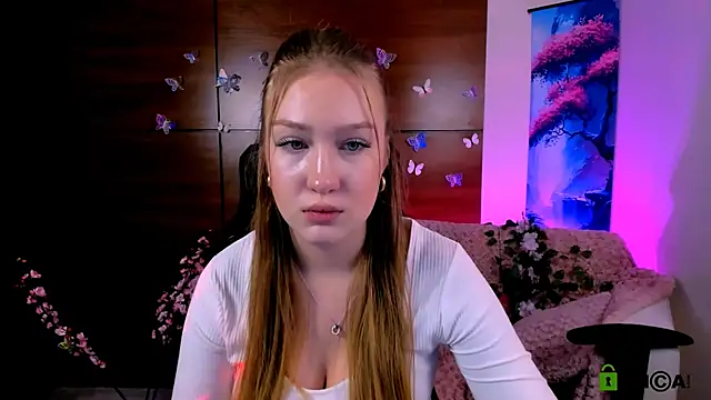 Snapshot of playful_sophie chatting on January 6, 2:36 pm playful sophie online show from January 6, 2:36 pm