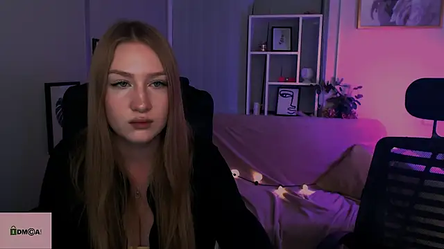 Snapshot of playful_sophie chatting on January 8, 2:14 am playful sophie online show from January 8, 2:14 am