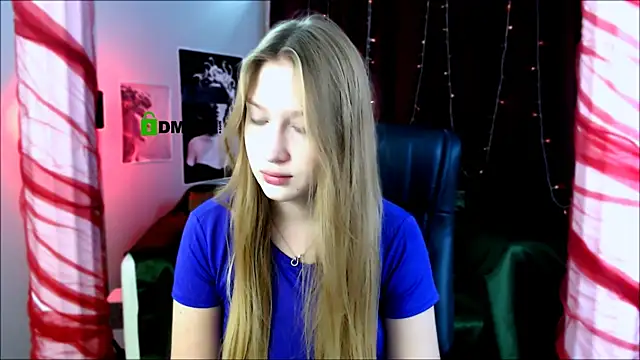 Snapshot of playful_sophie chatting on January 16, 11:48 am playful sophie online show from January 16, 11:48 am