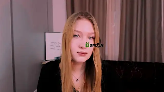 Snapshot of playful_sophie chatting on January 17, 10:33 am playful sophie online show from January 17, 10:33 am