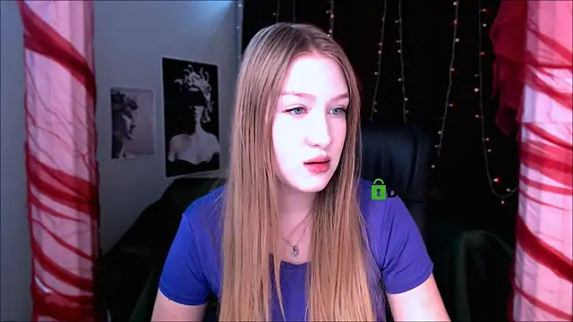 Snapshot of playful_sophie chatting on January 21, 11:03 am playful sophie online show from January 21, 11:03 am