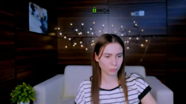 Snapshot of playful_sophie chatting on January 25, 2:58 pm playful sophie online show from January 25, 2:58 pm