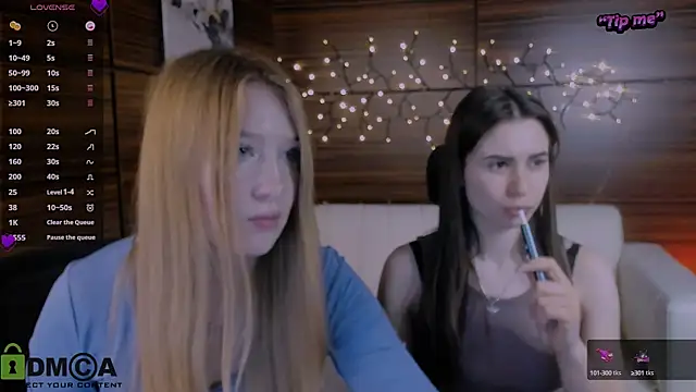 Snapshot of playful_sophie chatting on January 28, 5:54 am playful sophie online show from January 28, 5:54 am