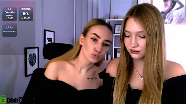 Snapshot of playful_sophie chatting on February 4, 8:28 pm playful sophie online show from February 4, 8:28 pm