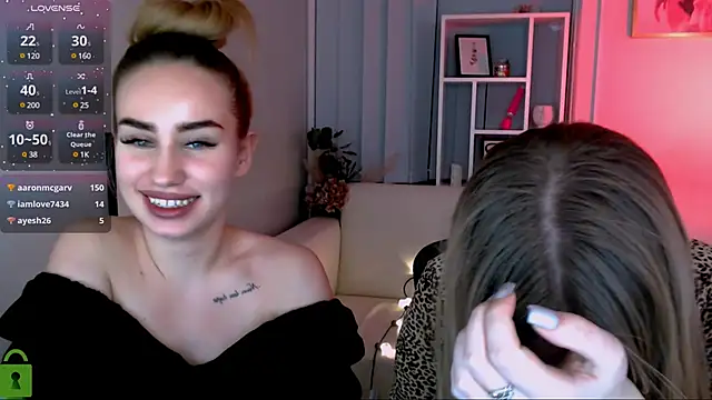 Snapshot of playful_sophie chatting on February 11, 2:57 am playful sophie online show from February 11, 2:57 am