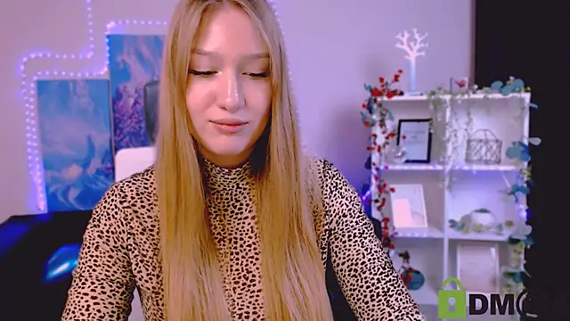 Snapshot of playful_sophie chatting on February 20, 9:31 pm playful sophie online show from February 20, 9:31 pm