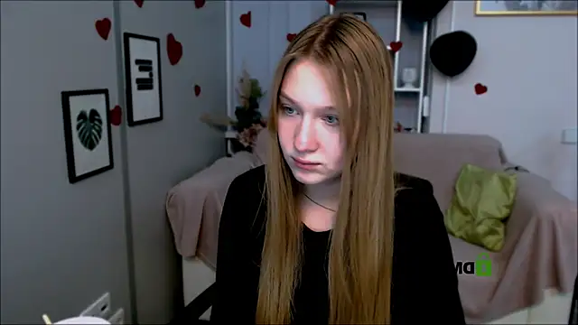 Snapshot of playful_sophie chatting on February 23, 3:29 pm playful sophie online show from February 23, 3:29 pm