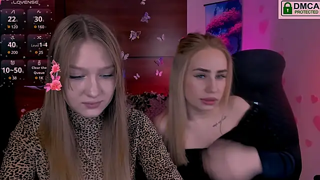 Snapshot of playful_sophie chatting on February 26, 8:33 pm playful sophie online show from February 26, 8:33 pm