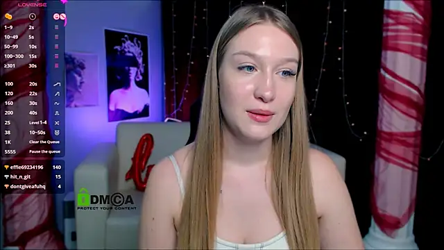 Snapshot of playful_sophie chatting on March 16, 4:23 pm playful sophie online show from March 16, 4:23 pm