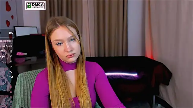 Snapshot of playful_sophie chatting on March 21, 1:56 am playful sophie online show from March 21, 1:56 am