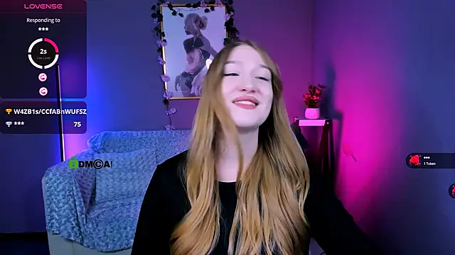 Snapshot of playful_sophie chatting on October 6, 9:45 pm playful sophie online show from October 6, 9:45 pm