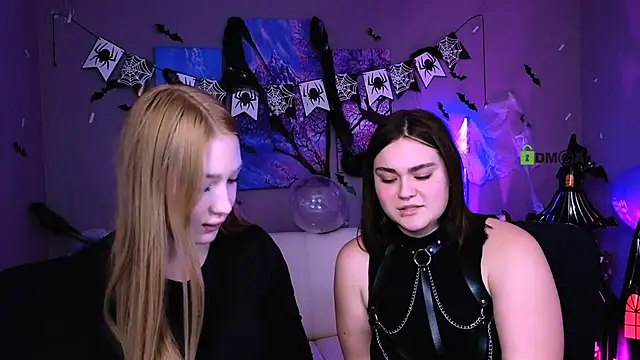 Snapshot of playful_sophie chatting on October 28, 11:18 pm playful sophie online show from October 28, 11:18 pm