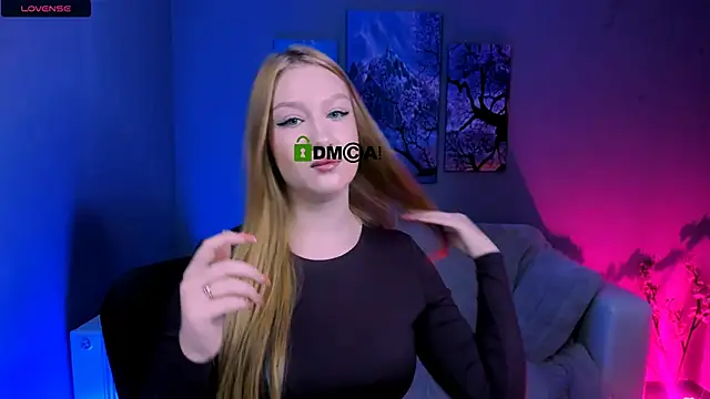 Snapshot of playful_sophie chatting on November 28, 10:40 am playful sophie online show from November 28, 10:40 am