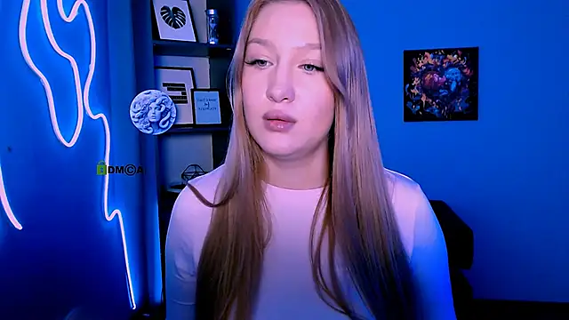 Snapshot of playful_sophie chatting on December 1, 4:28 am playful sophie online show from December 1, 4:28 am