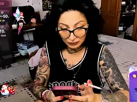 Snapshot of Lucky_Deniz chatting on December 18, 10:19 am Lucky Deniz online show from December 18, 10:19 am