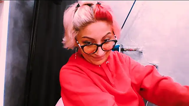 Snapshot of Lucky_Deniz chatting on November 25, 8:25 am Lucky Deniz online show from November 25, 8:25 am