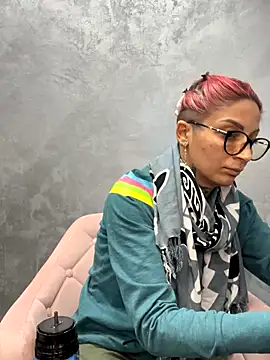 Snapshot of Lucky_Deniz chatting on December 5, 10:57 am Lucky Deniz online show from December 5, 10:57 am