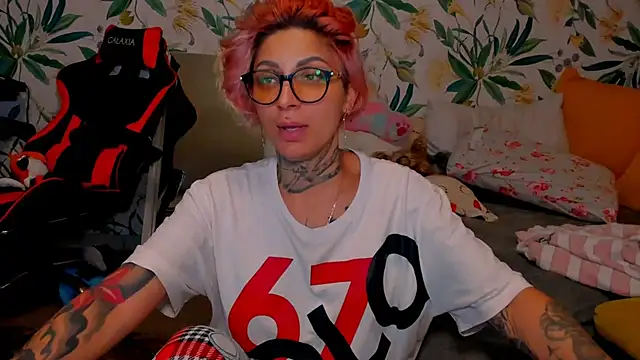 Snapshot of Lucky_Deniz chatting on December 13, 11:21 pm Lucky Deniz online show from December 13, 11:21 pm