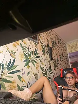 Snapshot of Lucky_Deniz chatting on December 17, 10:38 pm Lucky Deniz online show from December 17, 10:38 pm