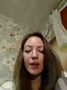 Snapshot of KattyLuuu chatting on January 3, 2:43 am KattyLuuu online show from January 3, 2:43 am