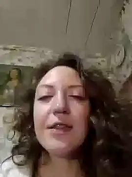 Snapshot of KattyLuuu chatting on January 4, 11:17 pm KattyLuuu online show from January 4, 11:17 pm