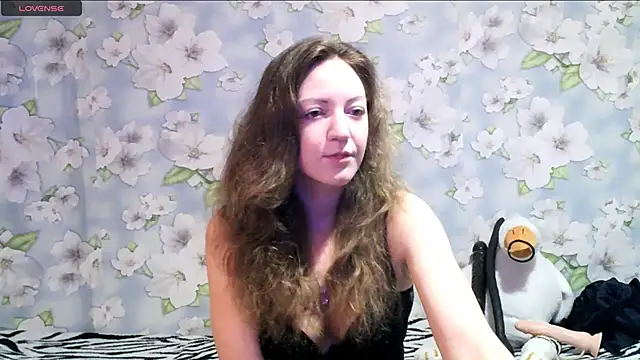 Snapshot of KattyLuuu chatting on February 8, 8:53 pm KattyLuuu online show from February 8, 8:53 pm