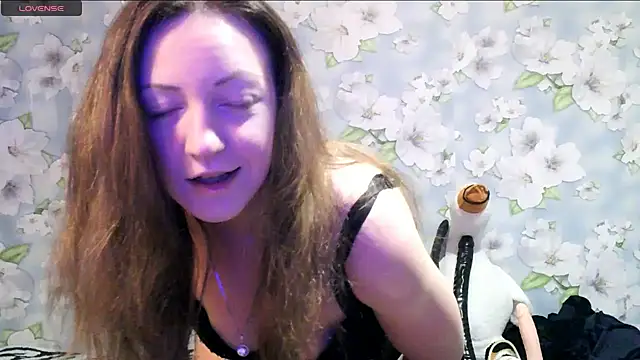 Snapshot of KattyLuuu chatting on February 9, 8:56 pm KattyLuuu online show from February 9, 8:56 pm