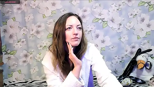 Snapshot of KattyLuuu chatting on March 2, 6:27 am KattyLuuu online show from March 2, 6:27 am