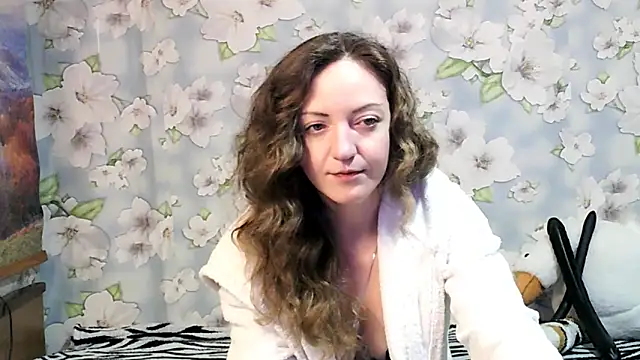 Snapshot of KattyLuuu chatting on March 3, 2:47 am KattyLuuu online show from March 3, 2:47 am